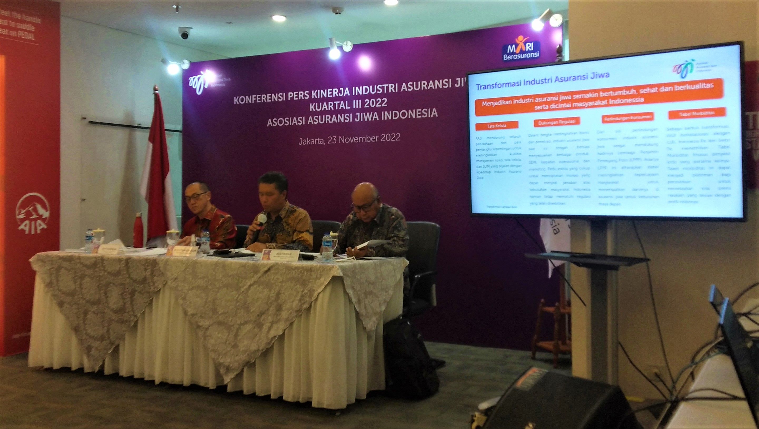 Konferensi Pers Kinerja Kuartal III-2022 Asosiasi Asuransi Jiwa Indonesia (AAJI) di Jakarta, Rabu, 23 November 2022.