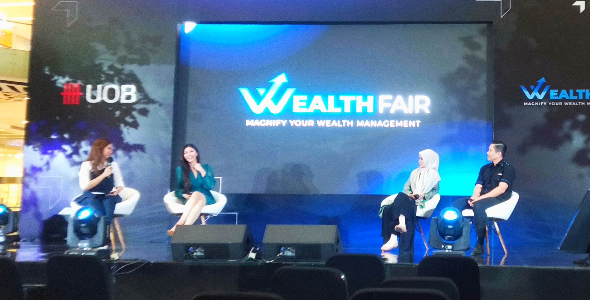 Talk Show mengenai investasi keberlanjutan di Wealth Fair 2022 yang diselenggarakan UOB Indonesia, Kamis, 24 November 2022 di Gandaria City, Jakarta. 