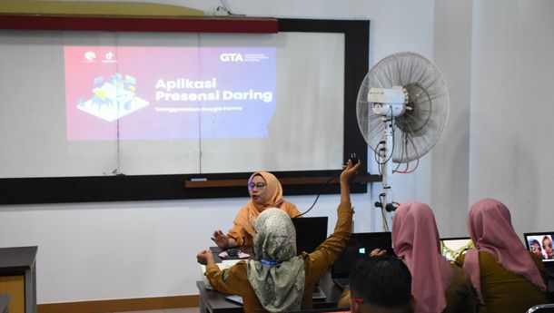 Penggunaan Aplikasi Desain Canva dan Zoom Dikenalkan Dalam Pelatihan Program GTA