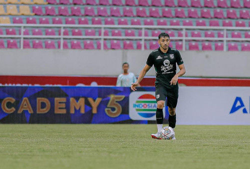 George Brown saat membela Persebaya Surabaya 