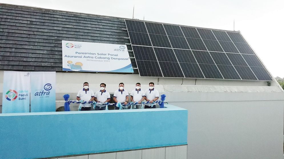 Asuransi Astra menjadi salah satu pelaku usaha mengimplementasikan prinsip Environment, Social, and Governance (ESG) di berbagai aktivitas perusahaan, secara resmi melakukan pemasangan solar panel.