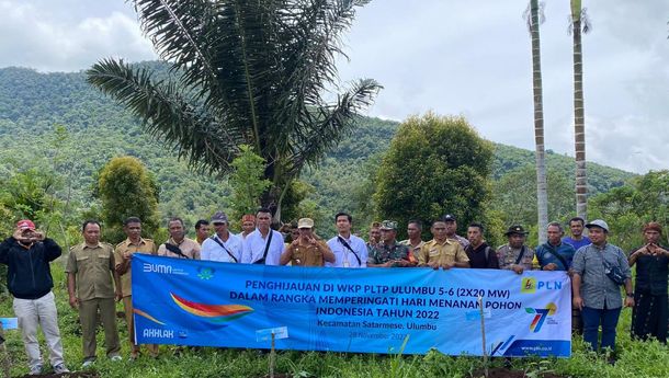 Libatkan Masyarakat Tanam Pohon di Kecamatan Satarmese, Cara PLN Peringati HMPI Tahun 2022