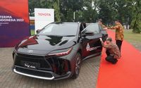 Toyota Indonesia menyerahkan unit kendaraan elektrifikasi berteknologi Battery Electric Vehicle (BEV) sebanyak 41 unit Toyota BZ4X untuk mendukung Konferensi Tingkat Tinggi (KTT) G20 di Bali.
