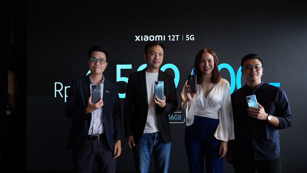 Peluncuran Xiaomi 12T 5G di Jakarta. (ki-ka) Hung Tran, Manager of Corporate Sales & Business Development, Asia & Africa, MediaTek_ Thomas Chen, Manager of Smartphone Business Unit, MediaTek_ Vanessa Tan, Director o.jpg