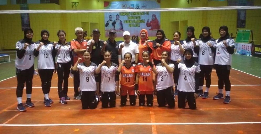 Tim Bola Voli Indoor putri Kota Bandar Lampung berhasil melaju ke babak final pada Pekan Olahraga Provinsi (Porprov) IX Lampung