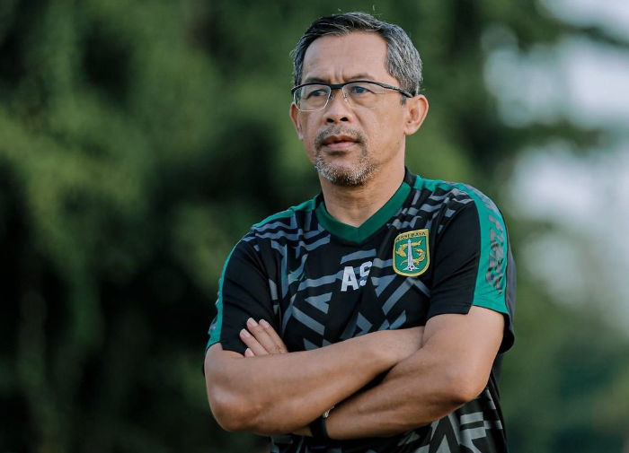 Pelatih Persebaya Aji Santoso