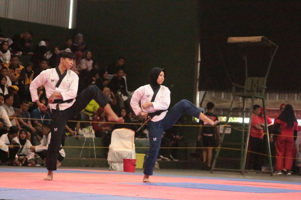 Pertandingan cabor Taekwondo pada Porprov IX Lampung 2022 di Lapangan Tenis Indoor Pahoman.
