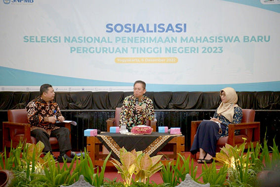 Kemendikbudristek Sosialisasikan SNPMB 2023 ke Kepala Sekolah se-Yogyakarta