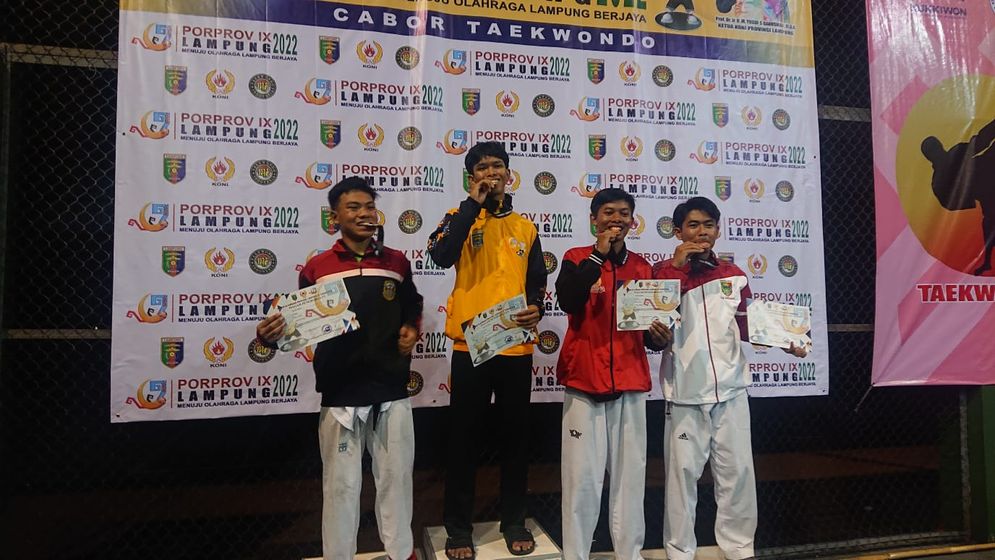 Laga final Cabang olahraga (Cabor) Taekwondo Kejuaraan Porprov ke-IX 2022 kontingen Bandar Lampung meraih gelar juara umum.