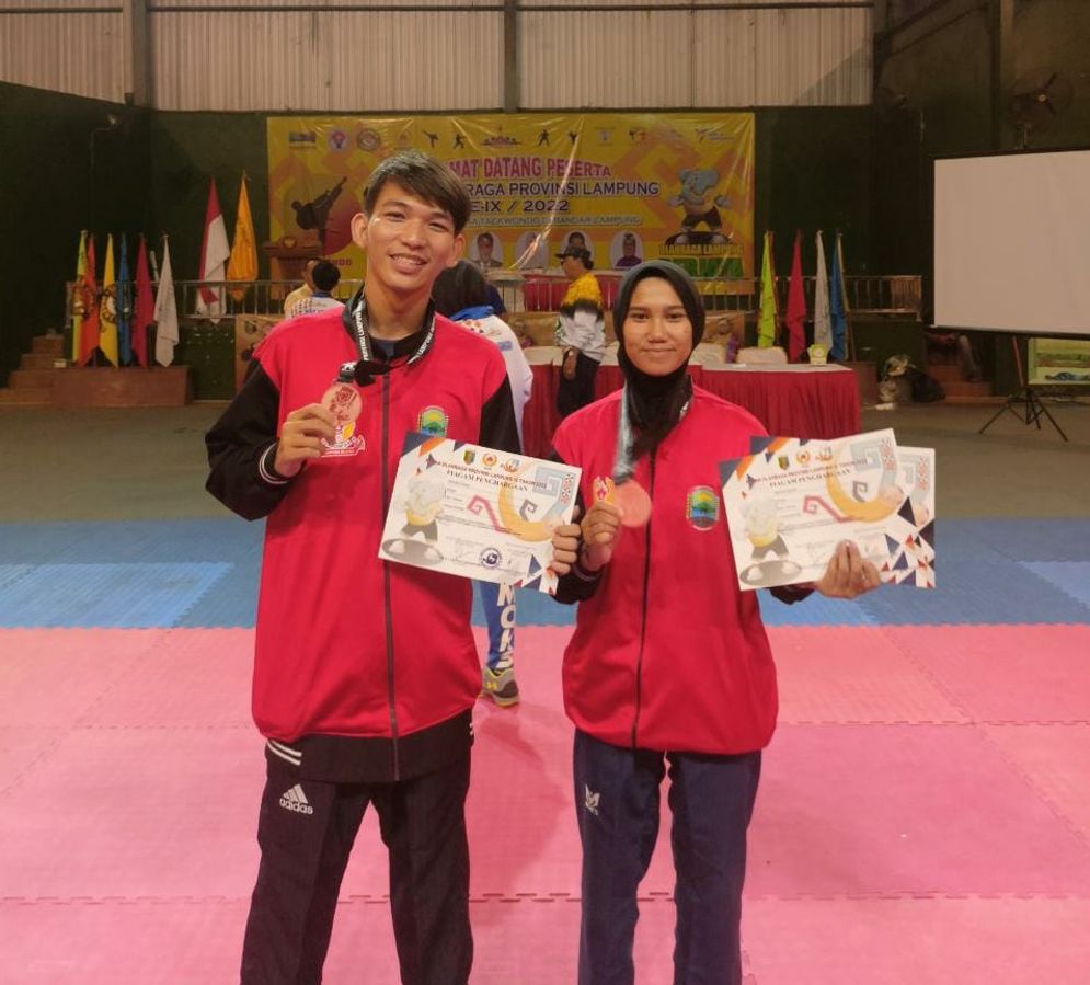 Mahasiswa Institut Informatika dan Bisnis (IIB) Darmajaya berhasil menyabet medali pada Cabang Olahraga (Cabor) Taekwondo Kelas Freestyle Pair, pada Pekan Olahraga Provinsi (Porprov) IX Lampung 2022.