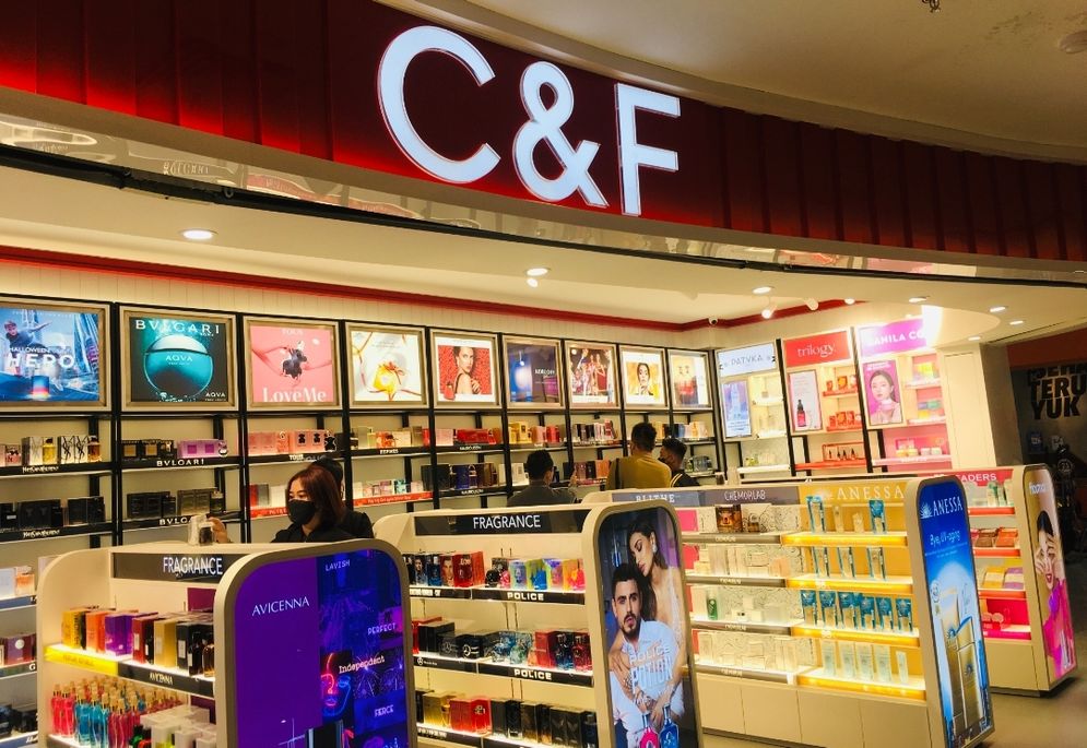 Dengan konsep One Stop Beauty Shopping, C&F kini semakin mempermudah konsumen menemukan rangkaian parfum, skincare dan makeup premium hanya dalam satu lokasi.