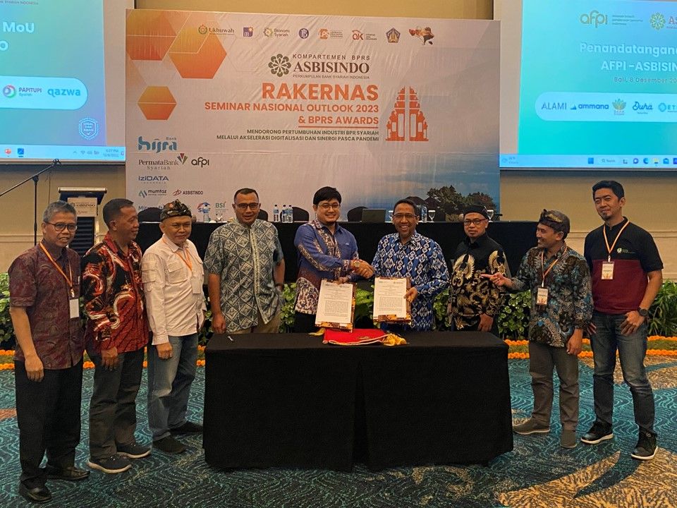 Asosiasi Fintech Pendanaan Bersama Indonesia (AFPI) kluster syariah menandatangani nota kesepahaman (MoU) dengan kompartemen Bank Perkreditan Rakyat Syariah (BPRS) Asosiasi Bank Syariah Indonesia (Asbisindo) untuk meningkatkan kerjasama anggota kedua asosiasi di seluruh wilayah Indonesia. 