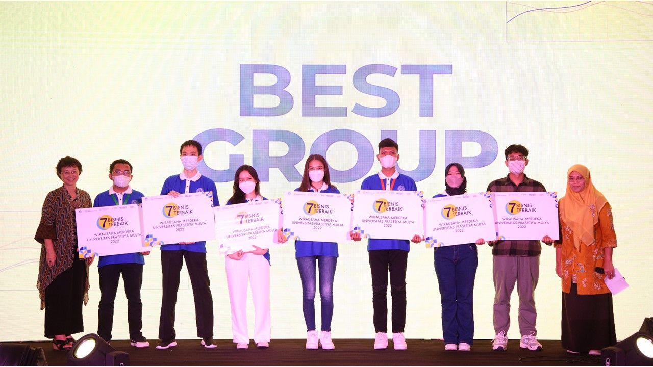 Tujuh pemenang best prototype dalam Program Wirausaha Merdeka di Universitas Prasetiya Mulya.