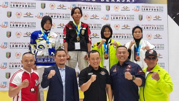 Raih 6 Emas, Pesisir Barat Juara Umum Tarung Derajat pada Porprov IX