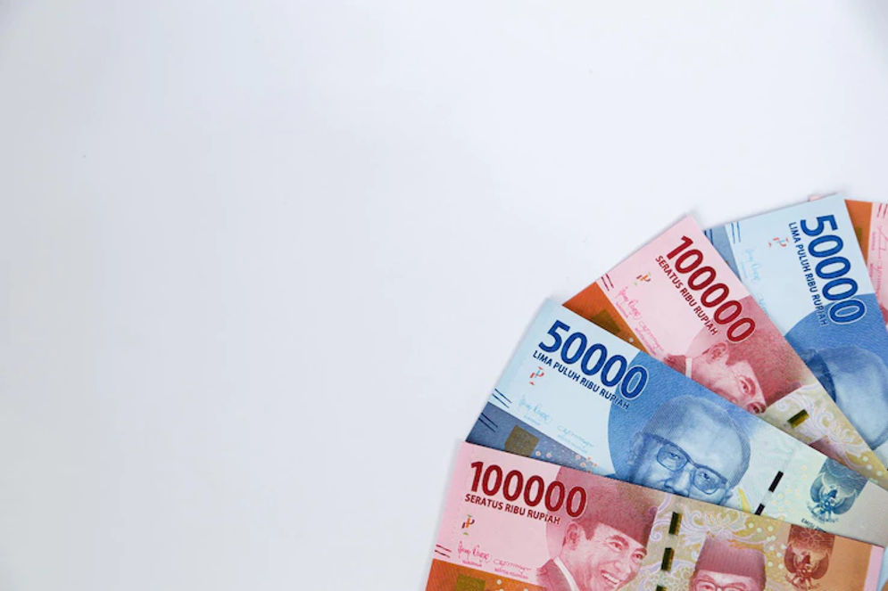 close-up-some-indonesian-rupiah-paper-currencies_570907-10.webp