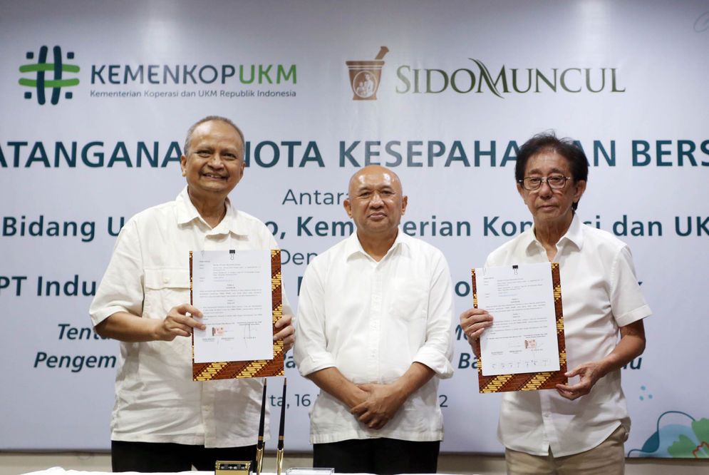 MOU KemenkopUKM dan Sidomuncul - Panji 2.jpg