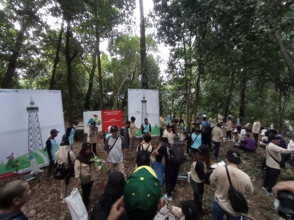 Pertamina Tanam Ratusan Pohon Endemik di Hutan Kota Balikpapan, Peringati Hari Menanam Pohon . Foto: Ferry Cahyanti/ Ibukotakini.com. 