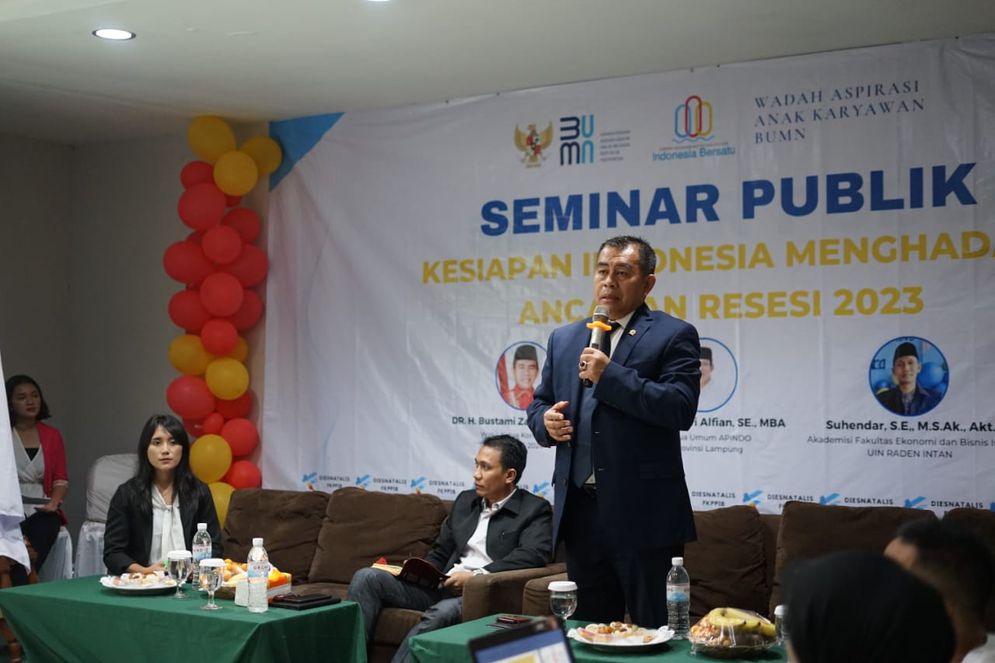 FKPPIB seminar dengan tema “Kesiapan Indonesia Menghadapi Ancaman Krisis 2023” di Hotel Astoria Bandar Lampung pada Minggu, 18 Desember 2022.