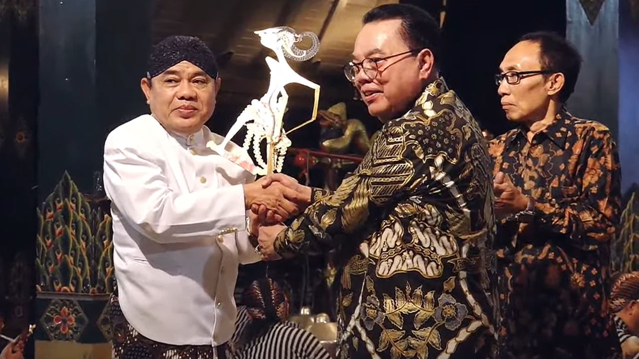 Ketua Umum IKG Eddy Sukirman .