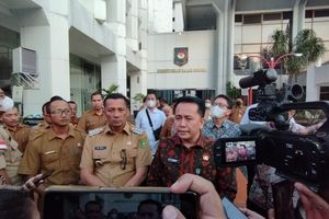 Kemendagri bersama Bupati Meranti.jpeg