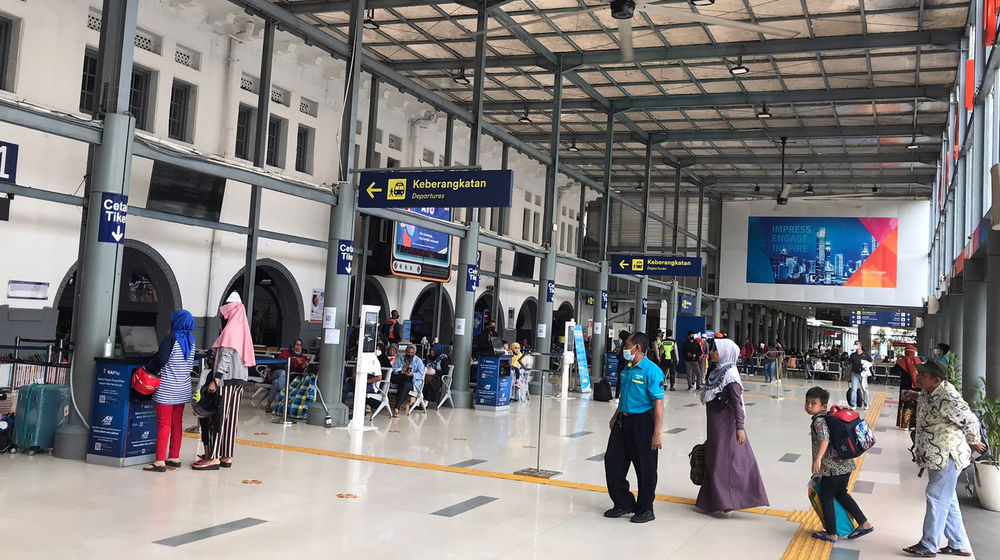 Ilustrasi Stasiun Kereta Pasar Senen - Panji 3.jpg