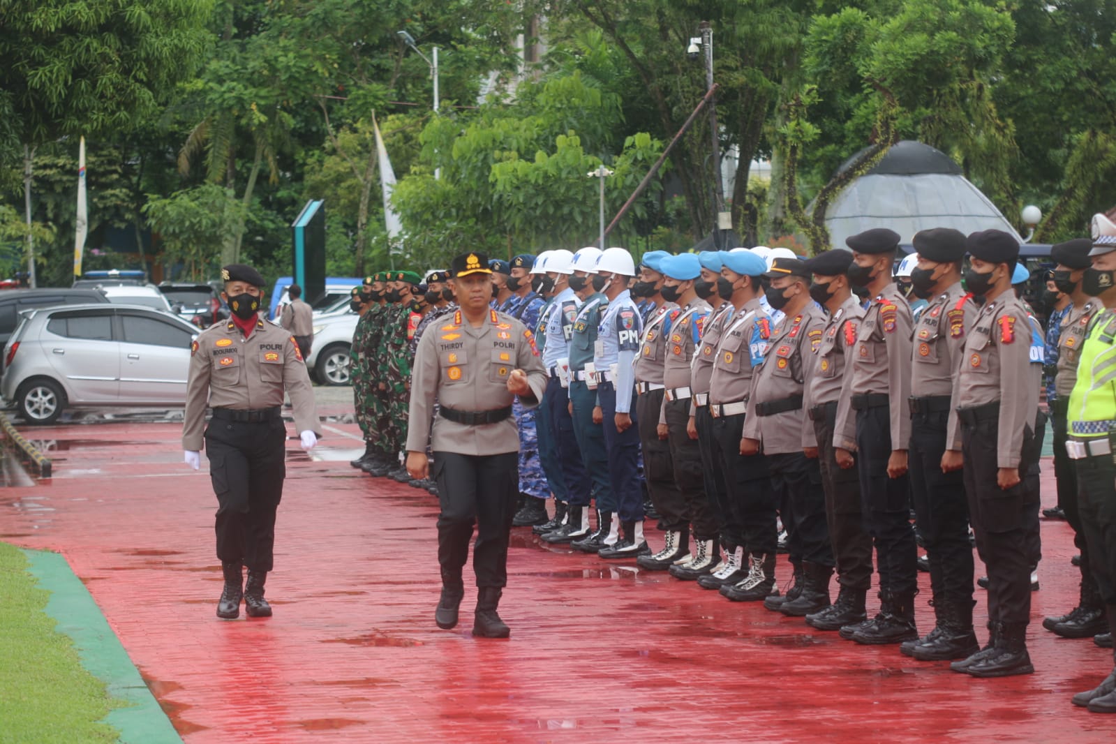 Gelar Pasukan Operasi Lilin Mahakam 2022 di Halaman Balaikota Balikpapan, Kamis, 22 Desember 2022