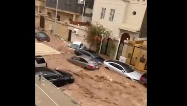 Banjir Bandang Terjang Jeddah, Dua Orang Tewas