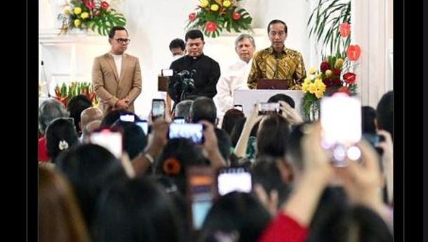 Presiden Joko Widodo: 'Selamat Hari Natal, Semoga Tuhan Mengubah Kita Semua'