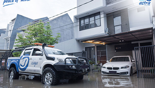 Waspada Cuaca Ekstrem, Berikut Tips Tangani Mobil yang Terendam Banjir Akibat Hujan