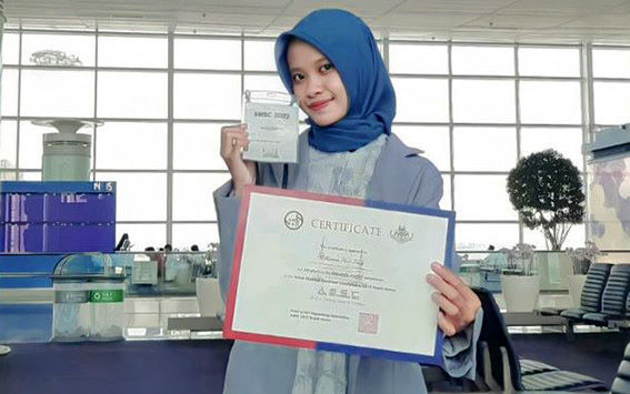 Bersama Dua Mahasiswa PTS Lain, Mahasiswa UGM Juara Lomba Ilmiah Poster di Korea Selatan