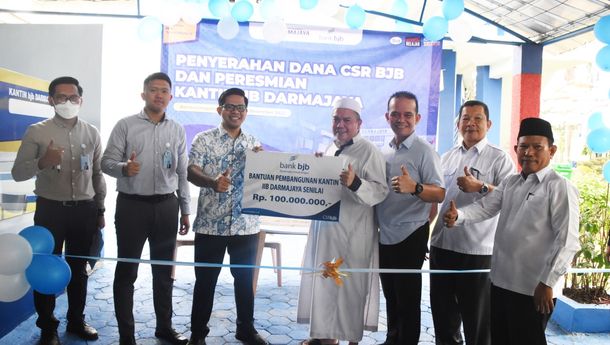 Pimpinan BJB Bandar Lampung Serahkan CSR Pembangunan Kantin IIB Darmajaya