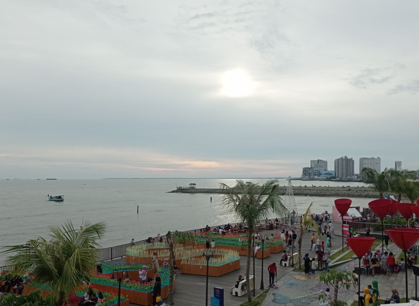 Pantai BSB di Balikpapan akan menyelenggarakan pesta kembang api menyambut tahun baru 2023.