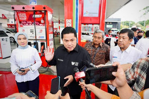 ERICK THOHIR TINJAU SPBU.png