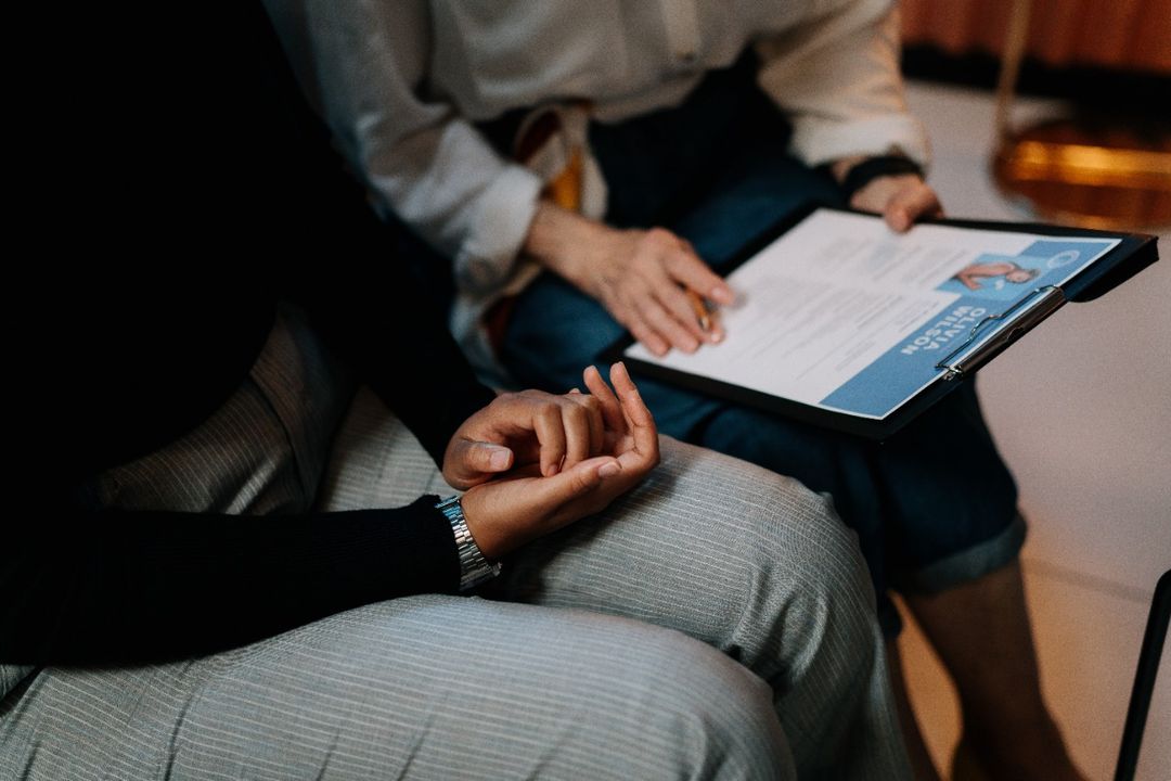 Photo by cottonbro studio: https://www.pexels.com/photo/person-in-white-long-sleeve-shirt-holding-a-clipboard-with-resume-5989933/