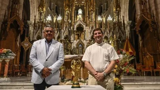 Sebagai Tanda Terima Kasih, Argentina Letakan Piala Dunia di Bawah Kaki Bunda Maria di Basilika Luján