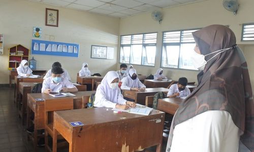 sekolah.jpg