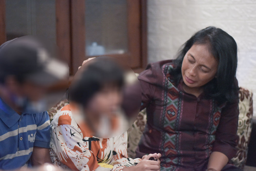Menteri KemenPPPA Bintang Puspayoga mengunjungi korban kekerasan seksual di Binjai