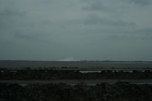 Semburan Aktif Lumpur Lapindo di  Jl Raya Porong di Desa Siring Porong, Sidoarjo, Jawa Timur.JPG