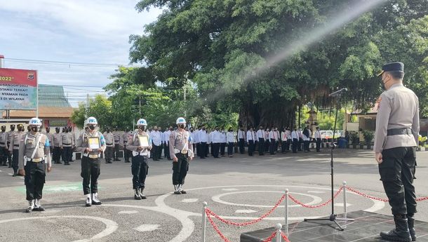 Polres Sikka Berhentikan Dua Anggotanya Secara Tidak Hormat