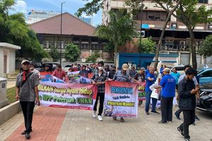 Harga Ayam Anjlok, Peternak Unggas Geruduk Kemendag.jpeg