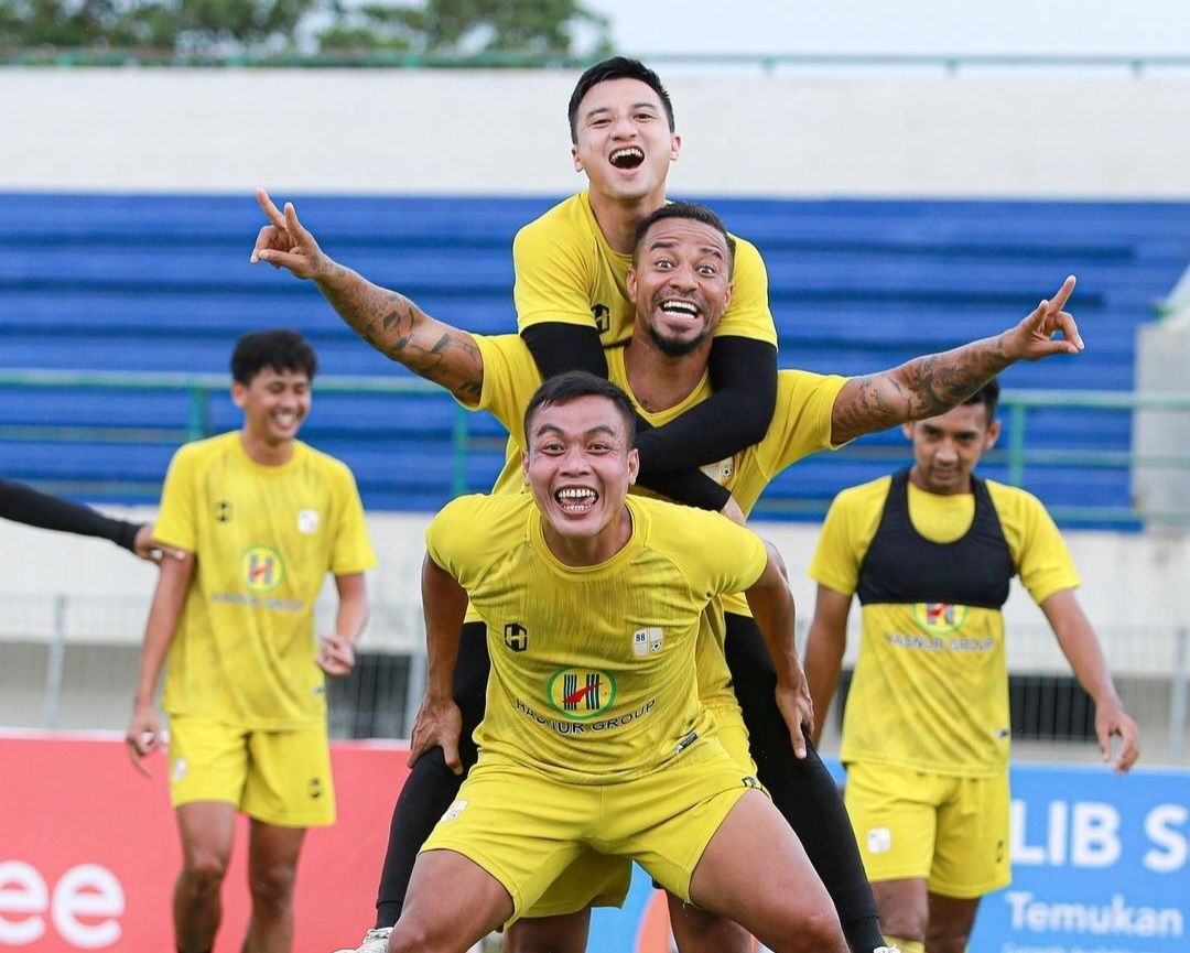 Sejumlah pemain Barito Putera menjalani sesi latihan. (Foto: Official Barito Putera)