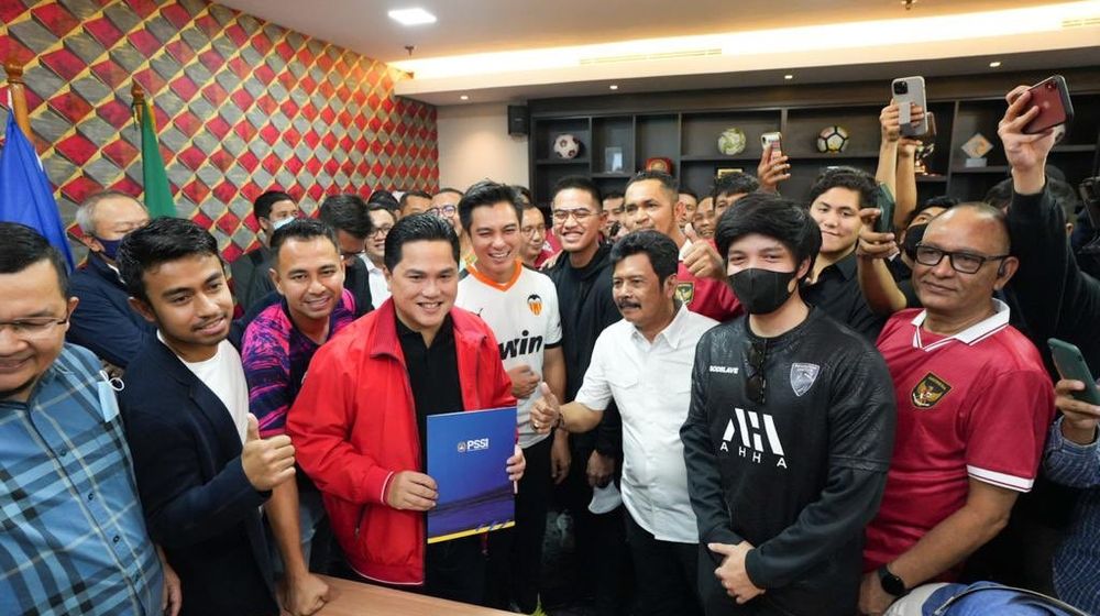 erick thohir for pssi.jpg