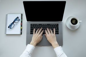 Ternyata Ini Alasan Apple Akan Rilis MacBook Pro Touchscreen