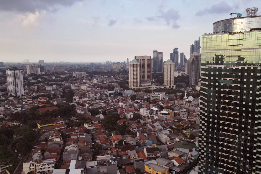 Nampak gedung-gedung perkantoran di kawasan Jalan Jenderal Sudirman. Jakarta berada di peringkat ke-89 kota terbaik di dunia 2023 atau 'World's Best Cities' 2023 menurut data Resonance Consultancy' yakni perusahaan konsultasi global untuk real estate, pariwisata dan pembangunan ekonomi. Foto : Panji Asmoro/TrenAsia