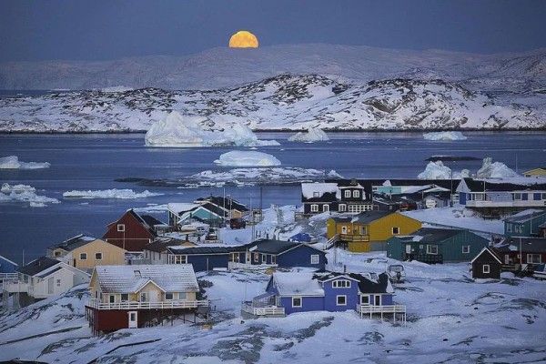 Greenland kian mengahangat yang membuat kenaikan air laut hingga 1,2 cm (Foto : thoughtco.com)