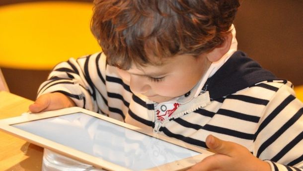 Tips Bebas Kecanduan Gawai, Begini Cara Bikin Anak Cerdas di Era Digital