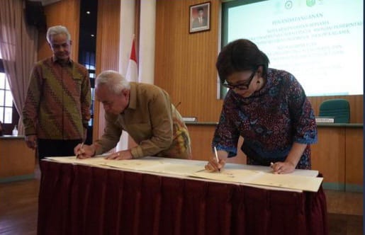 Asosiasi Pemerintah Provinsi Seluruh Indonesia (APPSI) bersama Universitas Gadjah Mada dan Pengurus Pusat Keluarga Alumni Universitas Gadjah Mada (PP Kagama) melakukan penandatanganan nota kesepahaman bersama atau Memorandum of Understanding (MoU).