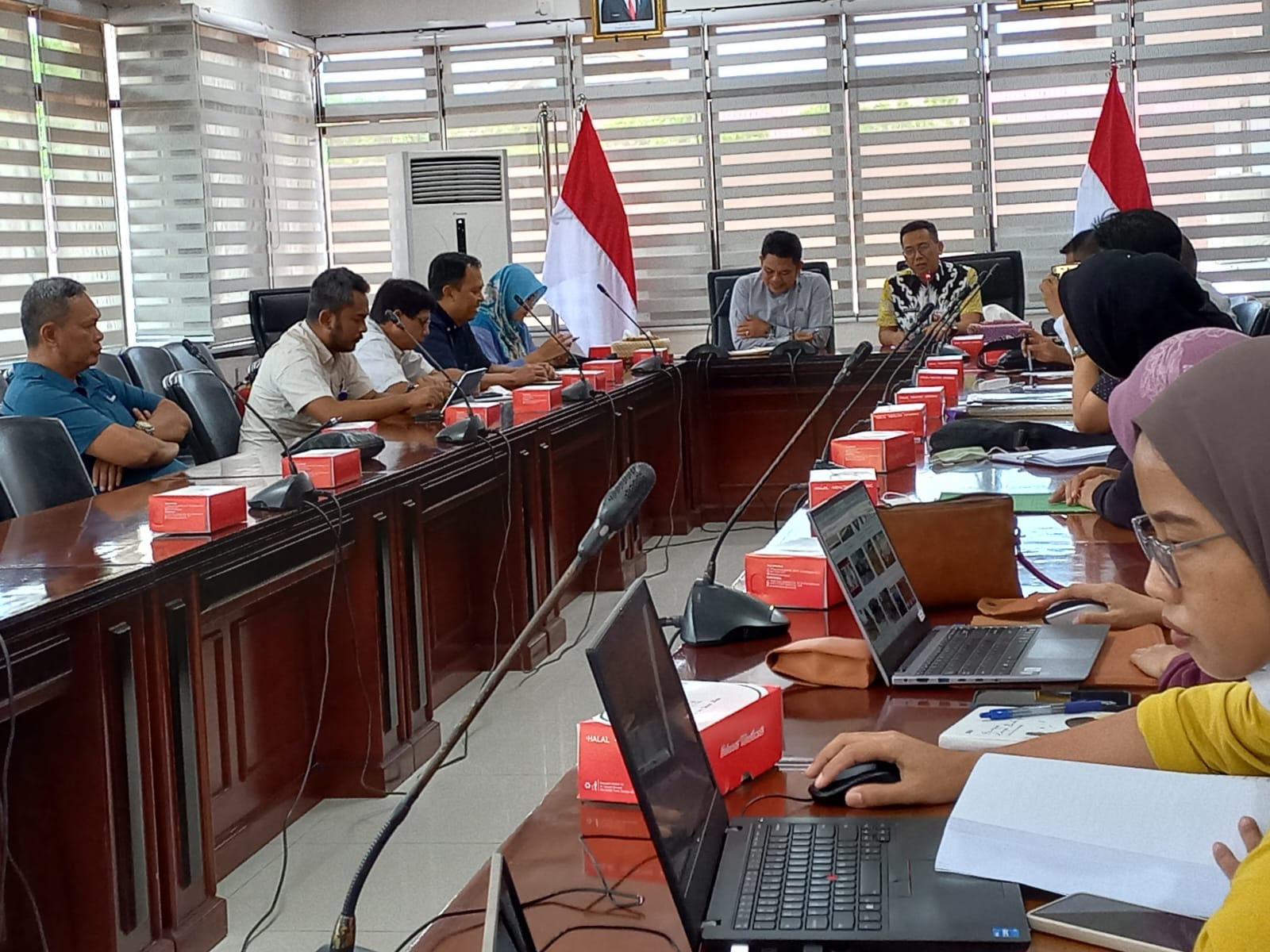 Pemerintah Kota Balikpapan menerima kunjungan kerja Pemerintah Kabupaten Kotawaringin, Provinsi Kalimantan Tengah, di Ruang Rapat I Balaikota Balikpapan, Jumat, 20 Januari 2023. 