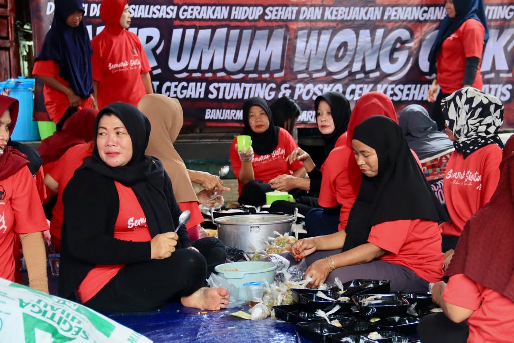 BAGUNA Kalsel mengisi momen ulang tahun PDIP dan ketua umum Megawati Soekarnoputri dengan kegiatan sosial. (Foto : BAGUNA Kalsel)