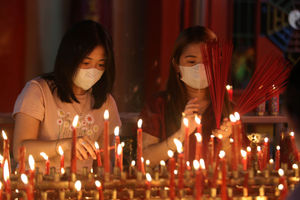 Sembahyang Imlek - Panji 2.jpg